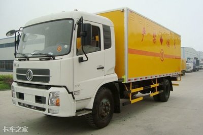 運輸煙花爆竹堪比“定時炸彈” 道路貨物運輸?shù)募毠?jié)與謹慎