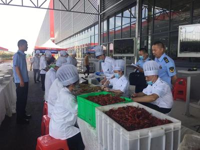 對企服務在一線 老河口市局為中力叉車新品發布會筑牢食品安全防線